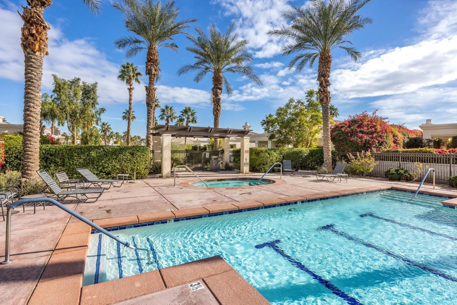 Desert Sunset By Vare Pool Spa Gym Tennis La Quinta Exterior photo